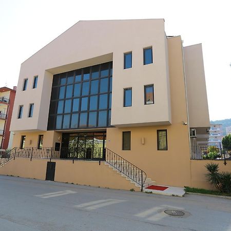 فندق مونتانيا تاون مودانيا مودائْيا المظهر الخارجي الصورة